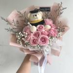 Pembuatan buket boneka wisuda - L