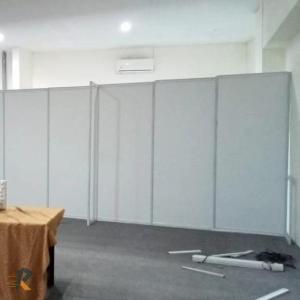 sekat partisi ruangan kantor