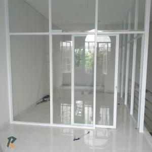 partisi sekat kaca kantor