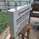 PROMO Neon box ukuran 60 x 40cm akrilik - Silver, Braket gantung